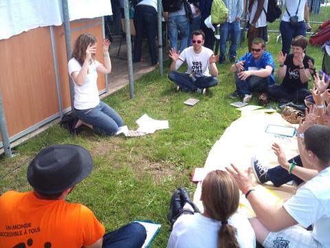 Initiation à la langue des signes sur le festival